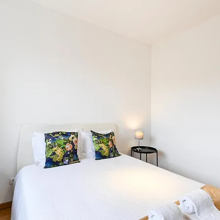 Prelada With Garage 2 By Su E Luis アパート ポルト