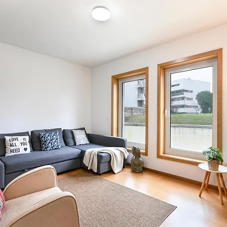 Prelada With Garage 2 By Su E Luis アパート