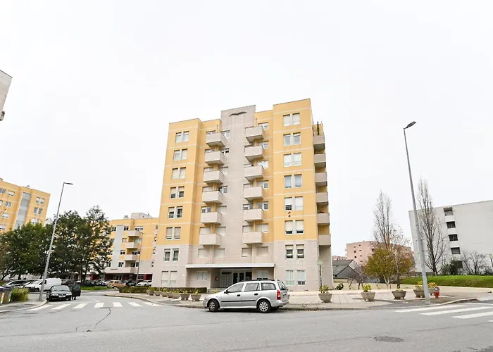 Prelada With Garage 2 By Su E Luis * Oporto