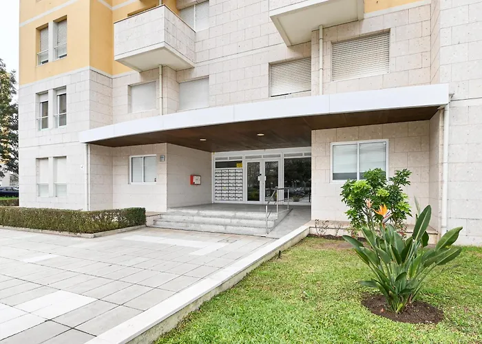 Prelada With Garage 2 By Su E Luis ポルト