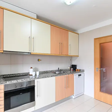 Prelada With Garage 2 By Su E Luis 아파트 *